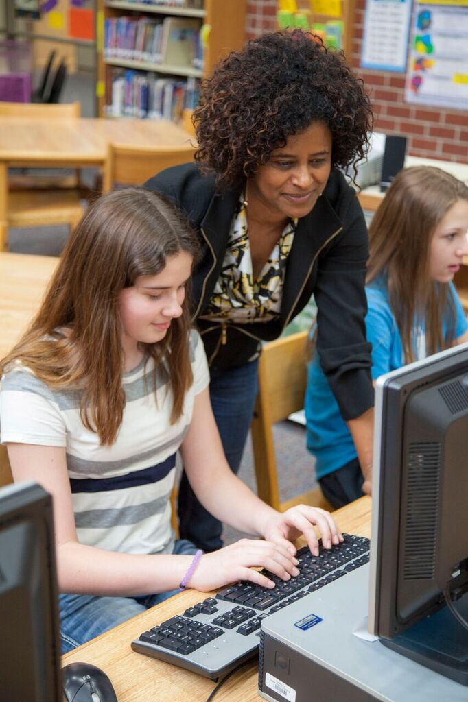 Gronneberg volunteering with students