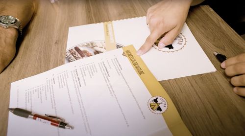 Akiptan business plan on desk