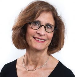 Headshot of Maggie Arzdorf-Shcubbe